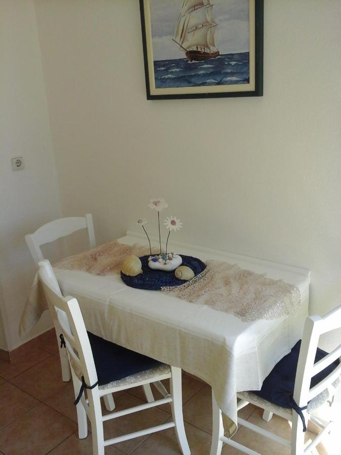 Apartments And Rooms With Parking Space Hvar - 13161 Hvar Town Exterior photo