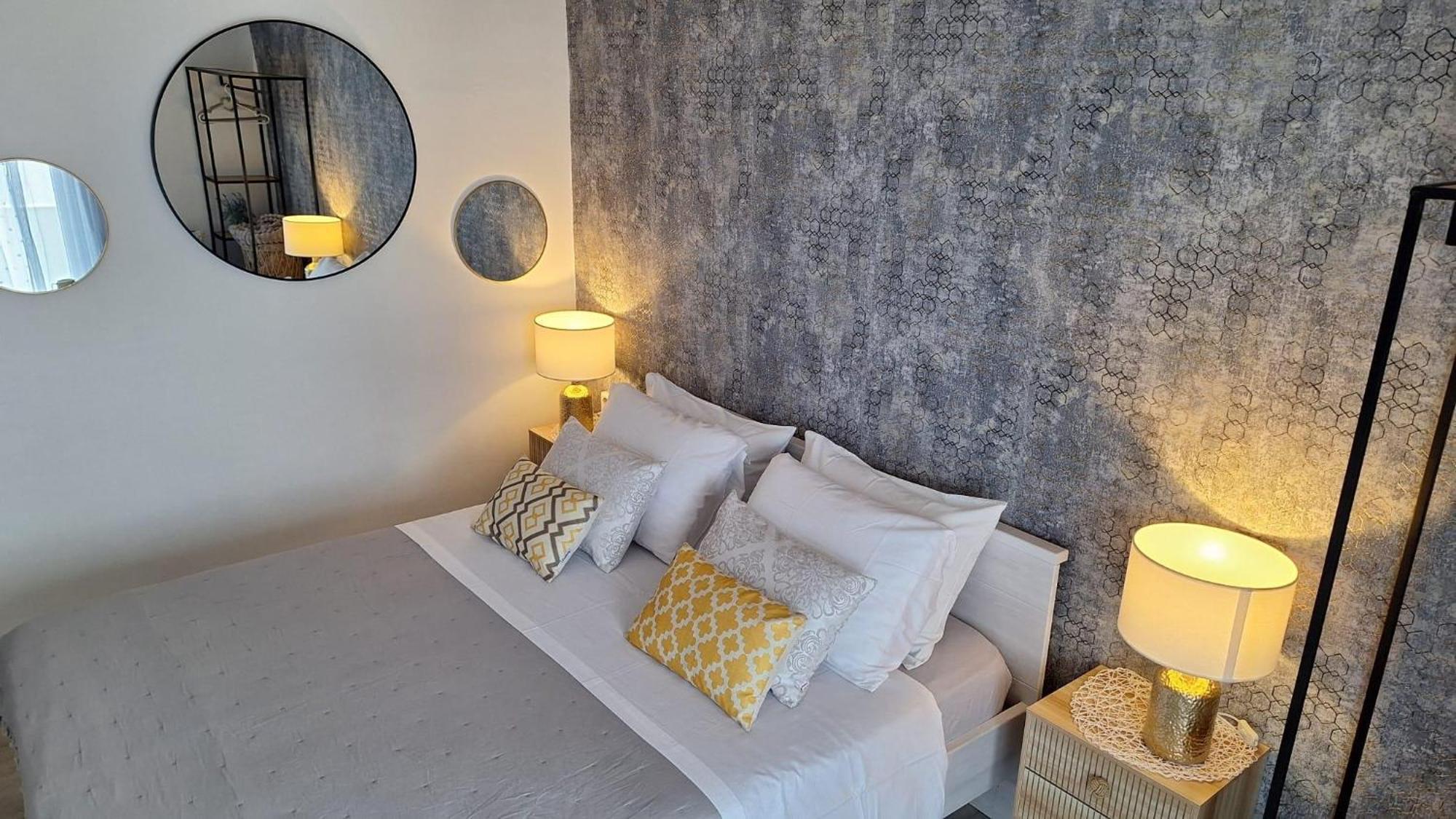 Apartments And Rooms With Parking Space Hvar - 13161 Hvar Town Room photo